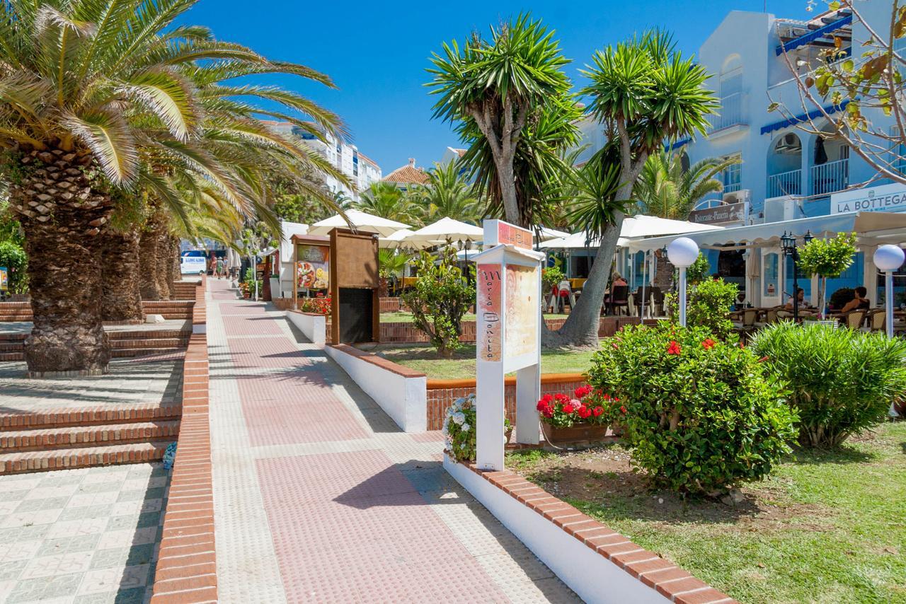 Apartamentos Nerja Medina Canovas Quarto foto